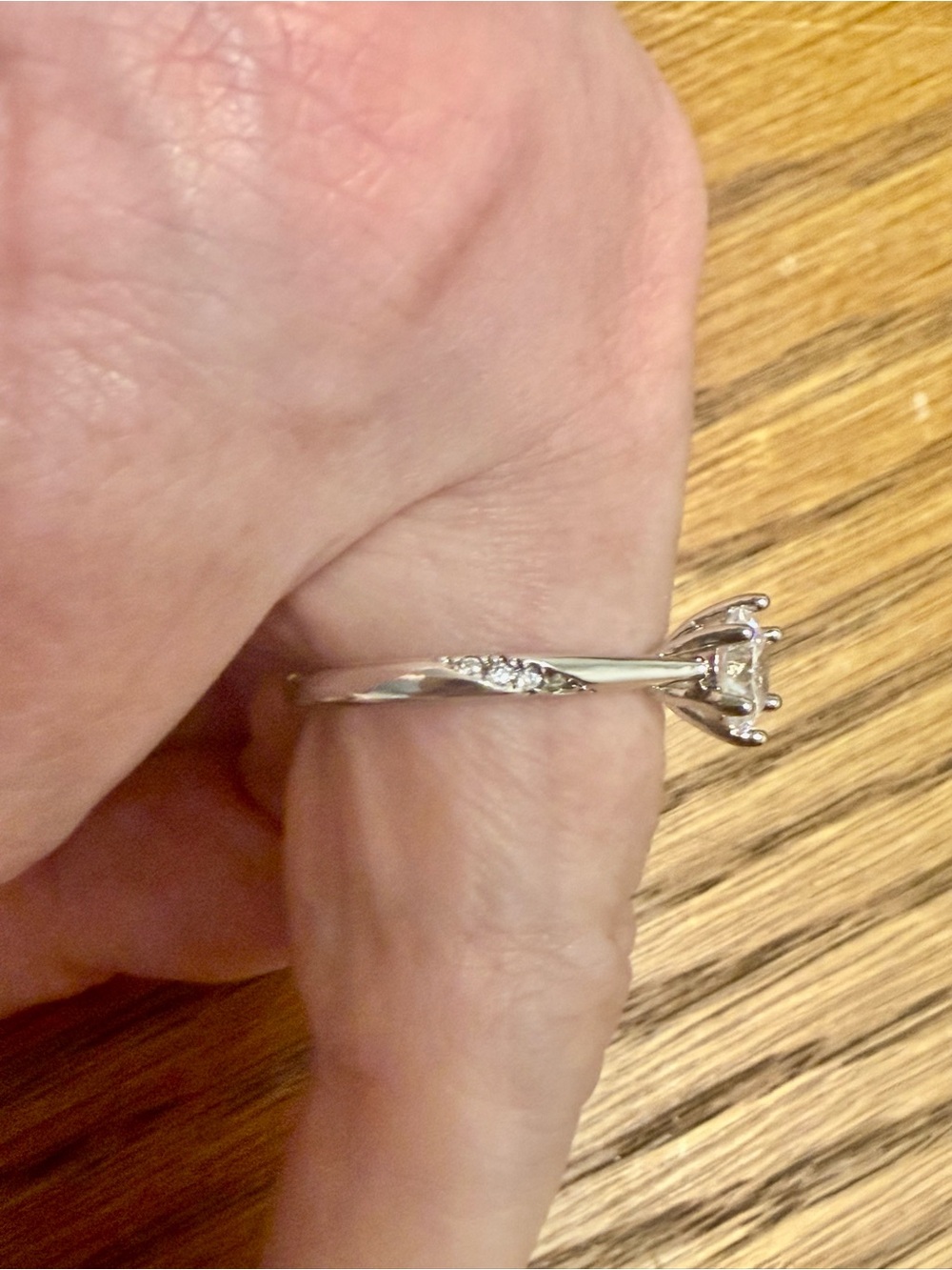 1 Ct Moissanite Solitaire Ring Size 8 | Adjustable S925 Sterling Silver Band - Picture 4 of 5